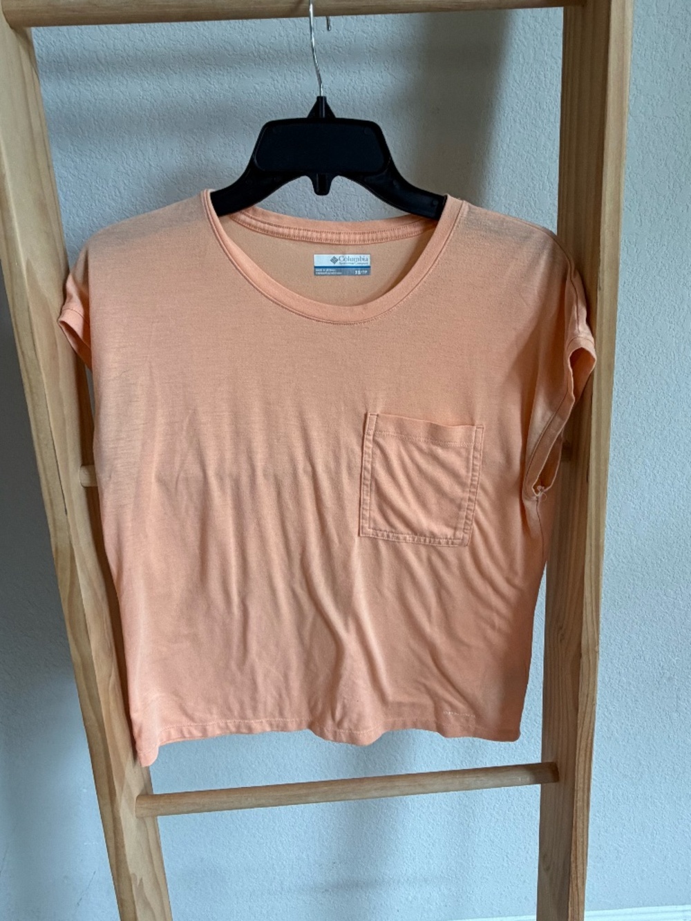 Columbia Sportswear Peach Coral Pocket T-Shirt β Size XS